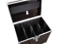 Case für 4x Eurolite SLS-18 TCL / SLS-12 QCL / SLS-12 BCL, Größe L, braun, Klappdeckel, 1x Klappgriff, 1x Butterfly